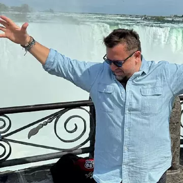 Ce mare și frumoasă s-a făcut Mina, fiica biologică a lui Horia Brenciu. "Când va fi mare mi-a promis ca va picta luna!" / Foto