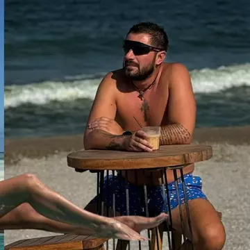 Cătălin Cazacu și-a asumat relația cu noua iubita, după o experiență neplăcută în Zanzibar: „Am plecat de rușine”