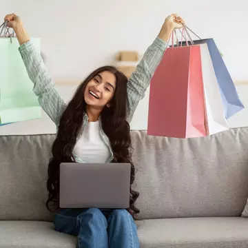 De ce să cumperi haine online? 5 motive