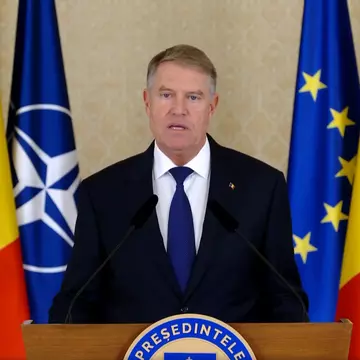 Klaus Iohannis și-ar fi făcut o operație estetică la față: „Arată cu mult mai tânăr!”. Cât costă intervenția chirurgicală