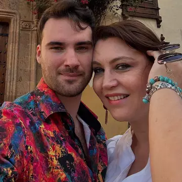 Tenorul Octavian Ene, partenerul Danielei Nane, rănit grav după ce a fost pus să se arunce în gol la repetiții. Poliția anchetează cazul