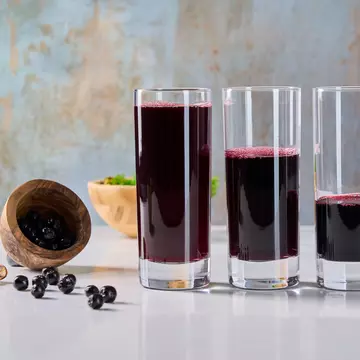 Descoperă cum te poate ajuta sucul bio de aronia să te ferești iarna aceasta de gripă și răceală