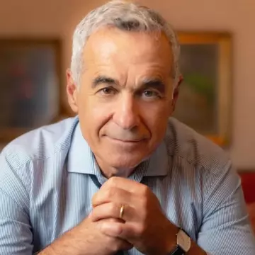 Călin Georgescu, acuzat de plagiat, după ce a ţinut un nou discurs cu replici copiate dintr-un film celebru: „Războinici viteji care și-au dat viața pentru un cuvânt ce azi pare uitat”