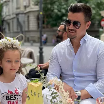 Cum o crește Adrian Alexandrov pe Eva, fiica pe care o are cu Elena Udrea. Unde au mers în weekend. „Bravo pentru ce exemplu masculin îi oferi!”