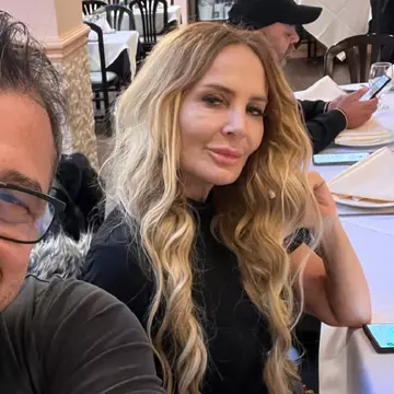 Daniela Gyorfi, imagini rare cu fiii vitregi. "Ne-am dus cu toții la restaurant!" Toată familia s-a reunit de ziua lui George Tal / Foto