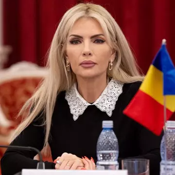 Laura Vicol, reacție virală după ce a aflat că e în top 5 cele mai căutate persoane pe Google din România. "Dacă deranjez, înseamnă că exist!"