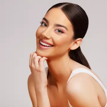 5 moduri prin care poți obține un look natural cu produse puține