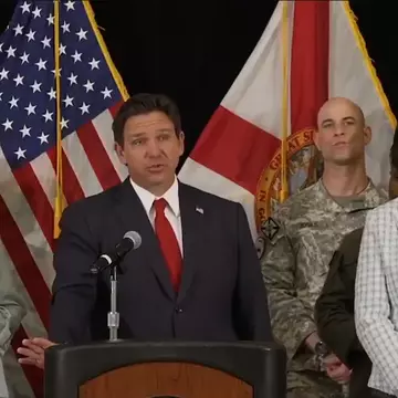 Frații Tate au aterizat în Florida. Guvernatorul statului american: „Nu sunt bineveniți aici”. Ce măsuri s-au luat