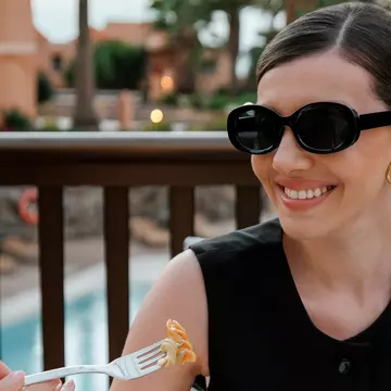 Influencerița Larisa Costea a slăbit 10 kg cu slănină la micul dejun: „De la 57 la 47 kg”. Ce alimente a eliminat din dieta ei