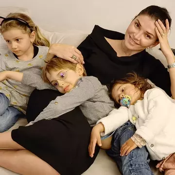 Motivul pentru care Alina Pușcaș nu se uită cu soțul și cei trei copii la „Te cunosc de undeva!”: „Ei de văzut mă văd” / Exclusiv