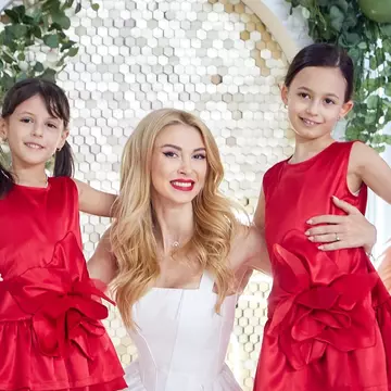 Andreea Bălan, petrecere de vis pentru aniversarea fiicei mici, Clara: „Îmi retrăiesc copilăria”. Cum a arătat tortul de patru etaje / Galerie foto