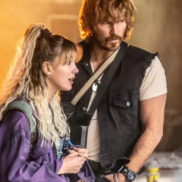 Chris Pratt, detalii din culisele SF-ului Netflix „The Electric State”. Ce spune despre copilăria lui și despre colaborarea cu actrița Millie Bobby Brown / Exclusiv