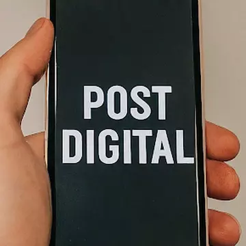 De ce nu este bine să folosești telefonul în Postul Paștelui. Recomandările unui preot