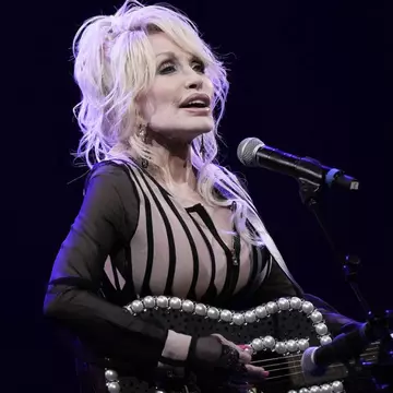 Dolly Parton este în doliu. Soțul artistei, Carl Dean, a murit la vârsta de 82 de ani