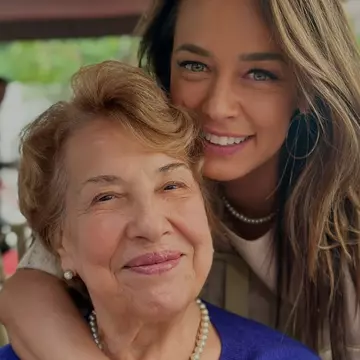 Cum arată mama Andreei Raicu la 85 de ani. Imagini emoționante mamă-fiică: "Căldura, calmul și zâmbetul ei..."