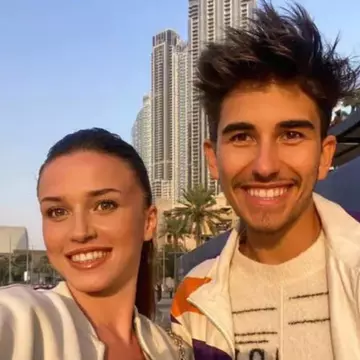 Cum au fost surprinși Sebastian Dobrincu și Ioana Ignat, după ce artista a negat că s-ar fi întâlnit recent cu el. Nu mai pot ascunde reîmpăcarea