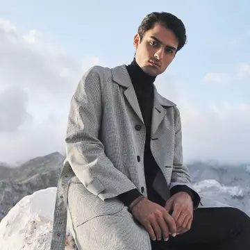 Matteo Bocelli, fiul celebrului Andrea Bocelli, dezvăluiri despre pasiuni și traiul de acasă: "Gătesc mult. Îmi place să renovez jeep-uri vechi". Artistul vine în România / Interviu EXCLUSIV