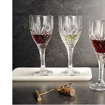 Ghidul complet pentru alegerea paharelor de vin din cristal Bohemia potrivite
