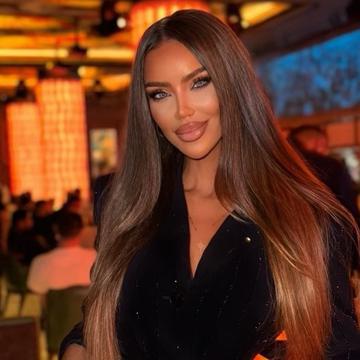 Bianca Drăgușanu cere să se facă dreptate după ce un bărbat din Tulcea a ucis cu bâta doi câini de talie mică: „Cum e posibil să nu luați nicio măsură?!”