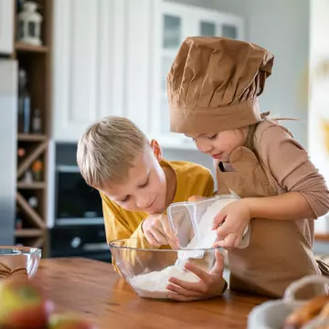Beneficiile gatitului acasă: Sanatate, Economie și Conexiune