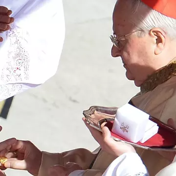 Inelul Papei Francisc va fi distrus. De ce Vaticanul ia această măsură după moartea fiecărui Papă