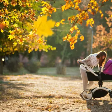Avantajele utilizării unui cărucior 3 în 1 pentru familiile active