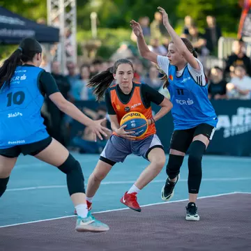 Peste 2000 de oameni au făcut sport la BCR Sport Arena Streetball, în Parcul Drumul Taberei
