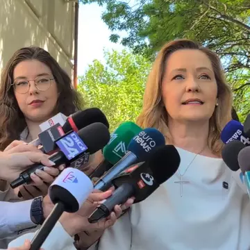Cât costă ținuta pe care Elena Lasconi a purtat-o la vot. Candidata USR a ales o rochie creată de Andreea Raicu: „Am votat cu credința că nicio femeie care are îndrăzneala să se apere nu va mai fi catalogată drept isterică”