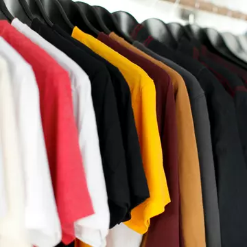 Care sunt cele mai bune materiale pentru tricourile de bărbați?