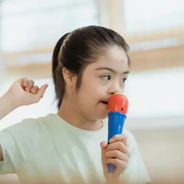 Cum pot celulele stem să susțină dezvoltarea cognitivă a copiilor cu autism