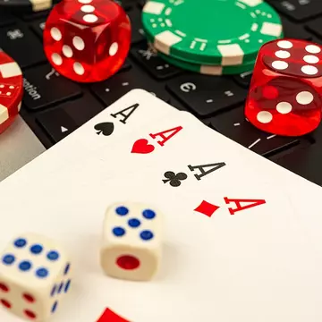 Sunt femeile mai bune la gestionarea bugetului de joc la cazinourile online?