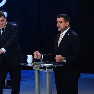 Nicușor Dan și George Simion, replici acide în confruntarea electorală: „A fost sau nu un plan de marketing case la 35.000 de euro”?/ Simion: „La fel ca mersul dvs. la coafor”. Dan: „Diferența e că eu nu dau speranțe false”