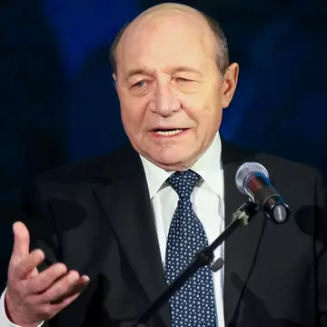 Traian Băsescu, mesaj la ieșirea de la urne: „E o zi decisivă”