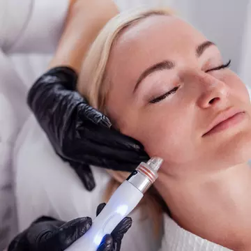 3 Proceduri estetice care te pot ajuta să îți ascunzi vârsta