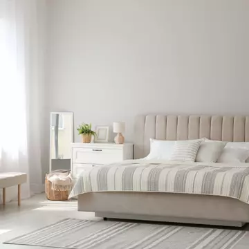 Pat matrimonial elegant – idei de amenajare în stil modern sau clasic