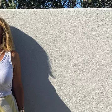 Andreea Esca, apariție rară în costum de baie, la 52 de ani. „Ne place la mare, la soare”