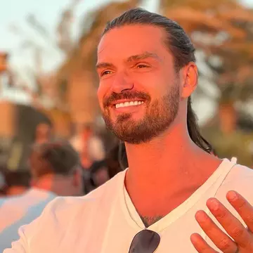 Bogdan Vlădău, acuzat că întreține relații intime cu participantele la retreaturile lui: „Nu a fost un incident izolat”