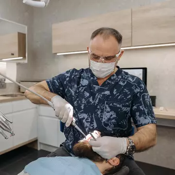 Care este cel mai bun dentist din București