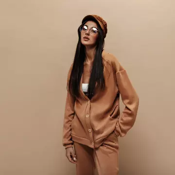 Renașterea velurului – revenirea emblematică a Juicy Couture în moda modernă