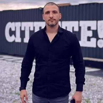 Ștefan Mandachi, acuzat de iubită de abuz fizic și psihic: „M-a amenințat de mai multe ori cu moartea”. Femeia a cerut ordin de protecție