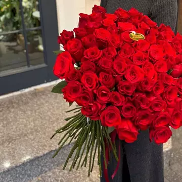 Cum alegi un buchet de trandafiri pentru o aniversare