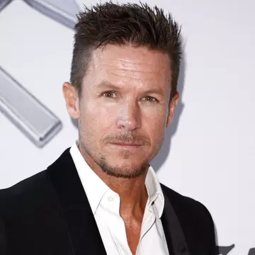 Spectacol aerian impresionant în onoarea lui Felix Baumgartner. Sportivul a avut parte de o înmormântare privată