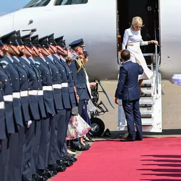 Emmanuel Macron, ignorat de soția sa în fața Prinților de Wales. Cum a reacționat președintele Franței