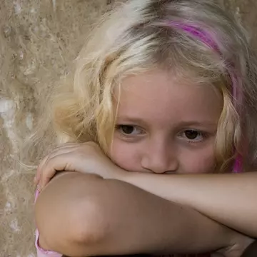 Situație alarmantă în Maramureș. 50 de fete minore însărcinate, unele cu vârste sub 12 ani. Ancheta a început târziu