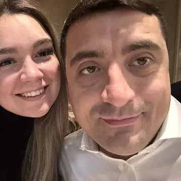 Ilinca Simion, surprinsă la mare, în costum de baie. Cum a fost fotografiată soția lui George Simion pe plajă