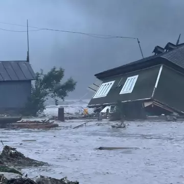 Inundații devastatoare în județele Suceava, Neamț și Botoșani. Trei persoane au murit, în timp ce sute de persoane au fost evacuate