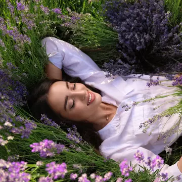 Terapia prin frumusețe: de ce florile și aranjamentele florale ne fac să ne simțim mai bine