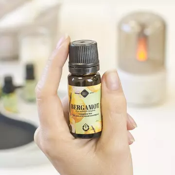 Uleiurile esențiale naturale – ingrediente cheie pentru o frumusețe curată și echilibrată