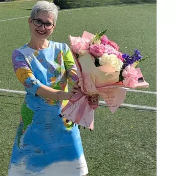 An școlar cu stil: 5 rochii elegante și creative pentru profesoare