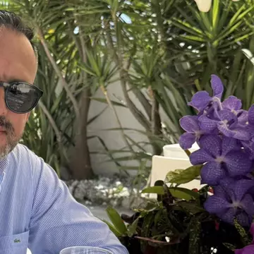 Mădălin Ionescu, mărturisiri emoționante despre familia sa. "Mama a avut o viață de film! A ajuns la orfelinat!" Cu ce se ocupă fratele și sora lui